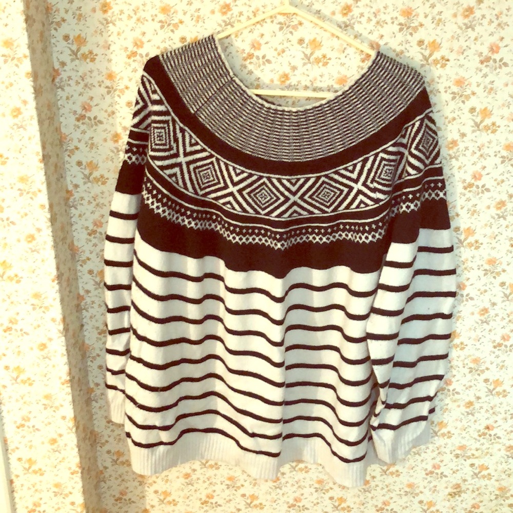 Black and white sweater with boat neck